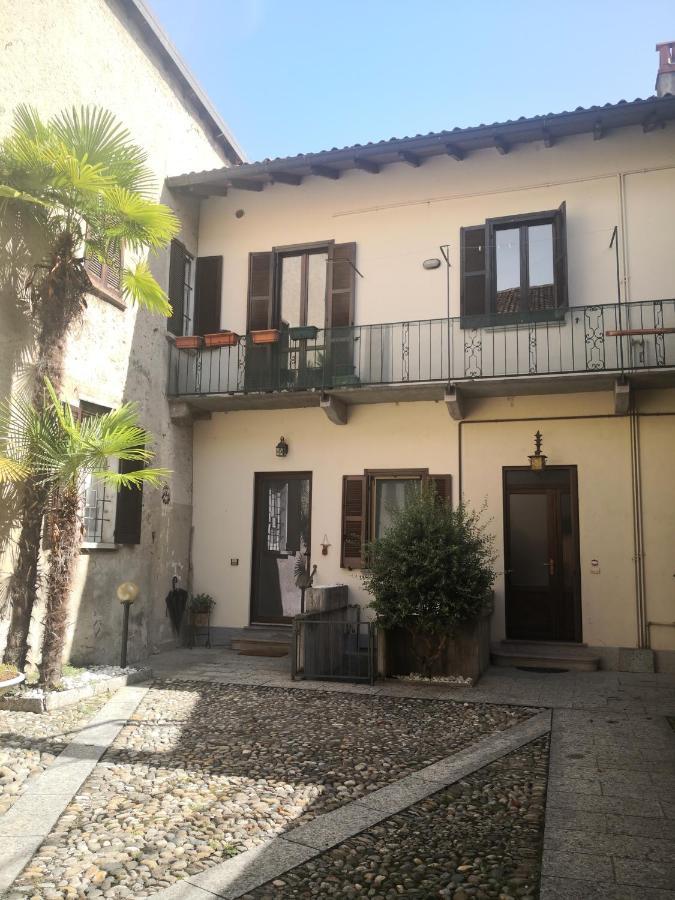 Residenza Esse Villa Angera Exterior foto