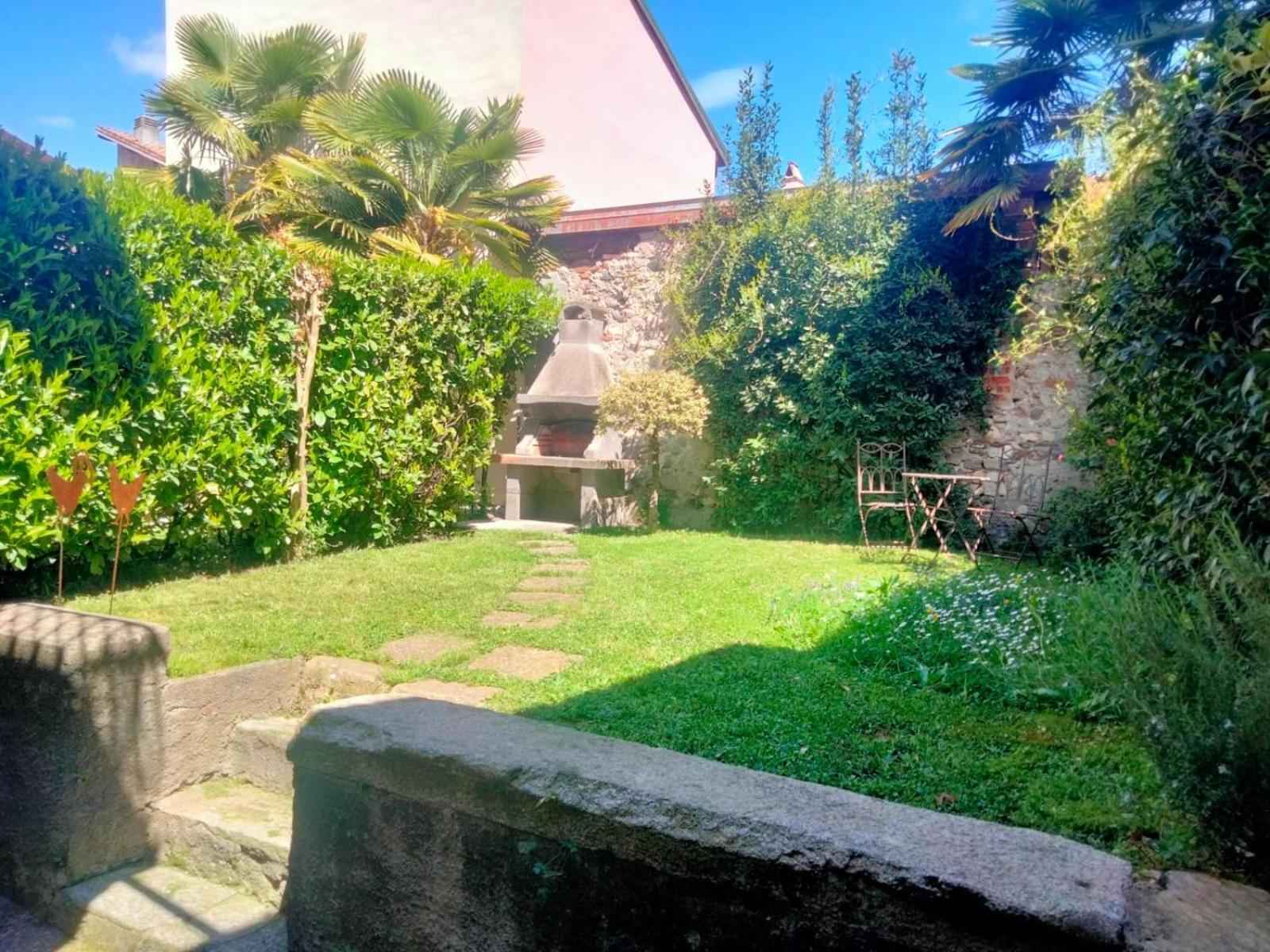 Residenza Esse Villa Angera Exterior foto