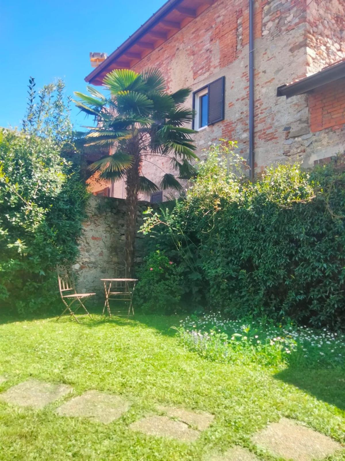 Residenza Esse Villa Angera Exterior foto
