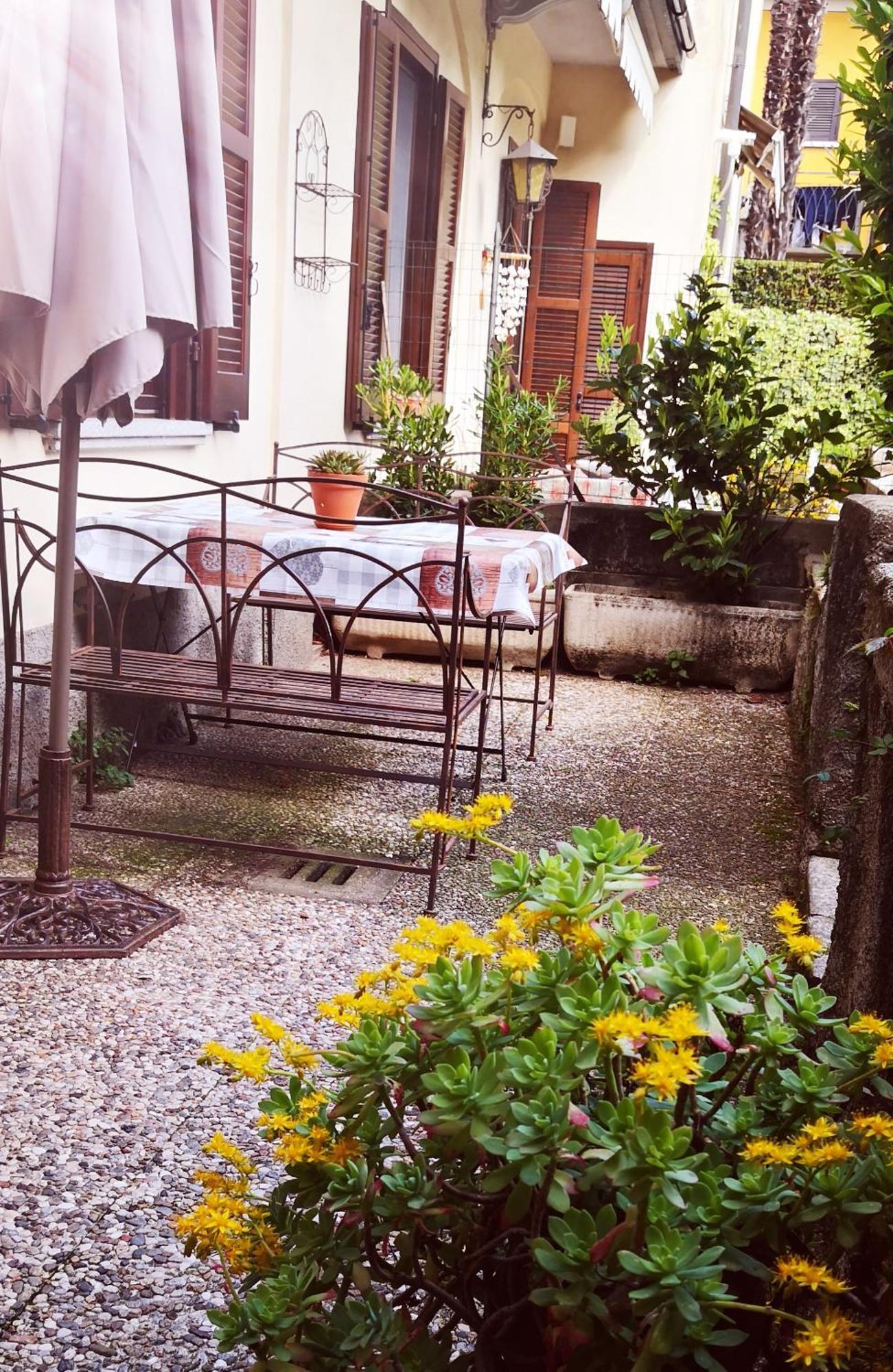 Residenza Esse Villa Angera Exterior foto